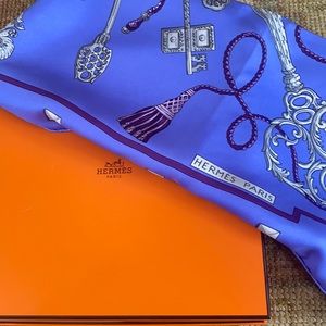 Hermès Scarf - Never been warn!